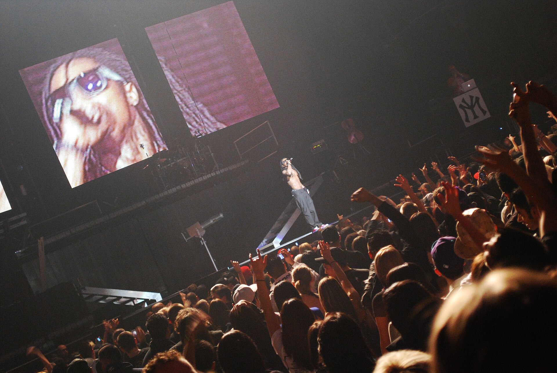 Lil Wayne performing in Vancouver in 2009